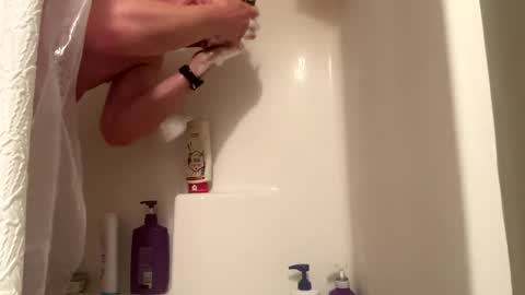 hookedonphonics105 online show from November 2025 08:33:02 PM