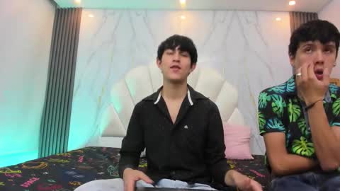 hoot_booys_ online show from December 2025 07:33:02 PM