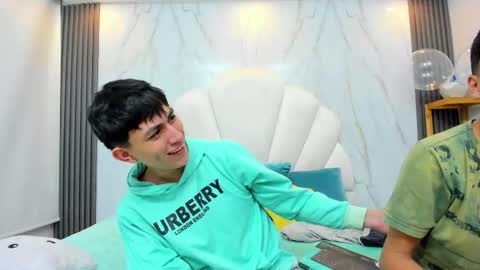 hoot_booys_ online show from February 2026 09:34:01 PM