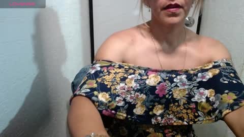 Snapshot of horny_and_daring chatting on December 2024 05:44:02 PM horny and daring online show from December 2024 05:44:02 PM