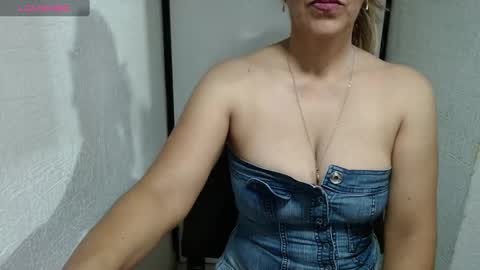 Snapshot of horny_and_daring chatting on February 2025 12:34:02 PM horny and daring online show from February 2025 12:34:02 PM