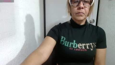 Snapshot of horny_and_daring chatting on March 2025 01:23:01 AM horny and daring online show from March 2025 01:23:01 AM