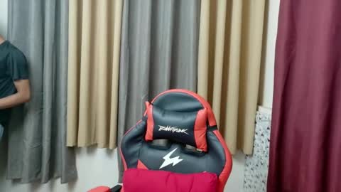 ROGER online show from November 2025 07:01:02 PM