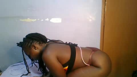 Snapshot of horny_hearts chatting on November 2025 07:40:02 PM phanice online show from November 2025 07:40:02 PM