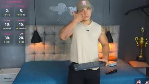 Snapshot of horny_nick18 chatting on December 2025 10:33:01 AM horny_nick18 online show from December 2025 10:33:01 AM