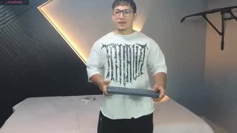 Snapshot of horny_nick18 chatting on March 2026 01:37:02 PM horny_nick18 online show from March 2026 01:37:02 PM