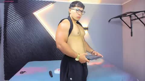 Snapshot of horny_nick18 chatting on March 2026 12:44:02 PM horny_nick18 online show from March 2026 12:44:02 PM