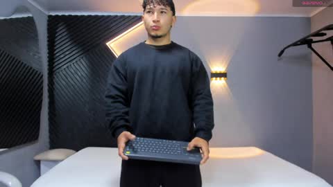 Snapshot of horny_nick18 chatting on April 2026 11:35:02 AM horny_nick18 online show from April 2026 11:35:02 AM