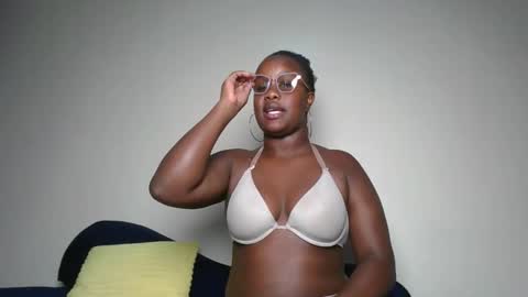 Lucy online show from February 2026 01:32:01 AM