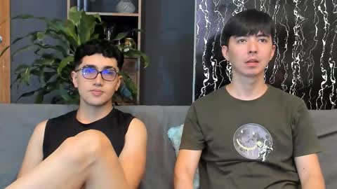 Alex and Camilo online show from September 2025 08:44:02 PM