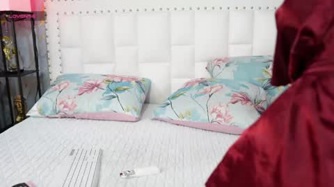 Khloe  online show from May 2026 11:50:02 AM