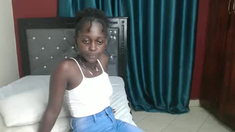 Snapshot of hornybella4 chatting on December 2024 10:58:02 PM Bella online show from December 2024 10:58:02 PM