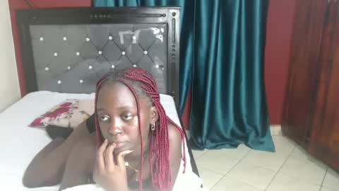 Snapshot of hornybella4 chatting on February 2025 09:42:01 PM Bella online show from February 2025 09:42:01 PM