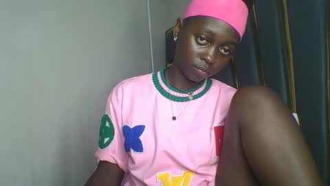 Bella online show from November 2025 09:19:02 PM