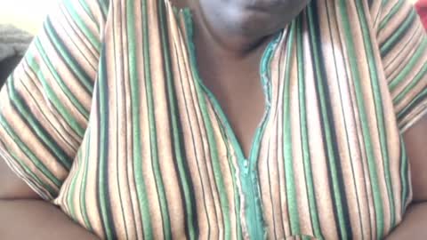 Snapshot of hornybigtitts chatting on December 2024 12:40:02 PM monica zain online show from December 2024 12:40:02 PM