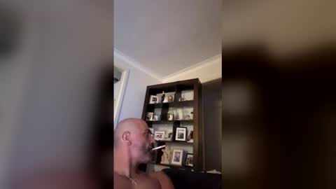 Snapshot of hornyonelooking1 chatting on February 2026 12:53:02 PM hornyonelooking1 online show from February 2026 12:53:02 PM