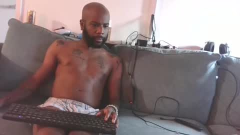 Horus00 online show from October 2025 10:44:02 AM