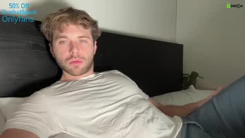 Snapshot of hot8pack01 chatting on December 2024 09:17:01 PM Edward aka Wolf online show from December 2024 09:17:01 PM