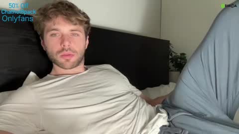 Snapshot of hot8pack01 chatting on January 2025 09:58:02 PM Edward aka Wolf online show from January 2025 09:58:02 PM