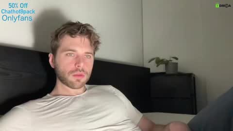 Snapshot of hot8pack01 chatting on February 2025 08:26:01 PM Edward aka Wolf online show from February 2025 08:26:01 PM