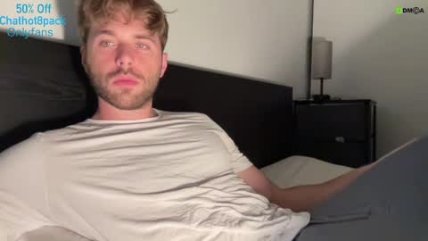 Snapshot of hot8pack01 chatting on September 2025 09:04:02 PM Edward aka Wolf online show from September 2025 09:04:02 PM