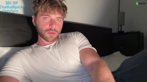 Snapshot of hot8pack01 chatting on September 2025 09:04:02 PM Edward aka Wolf online show from September 2025 09:04:02 PM