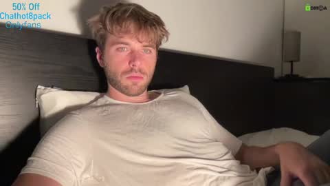 Snapshot of hot8pack01 chatting on October 2025 09:35:02 PM Edward aka Wolf online show from October 2025 09:35:02 PM