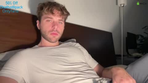 Snapshot of hot8pack01 chatting on November 2025 08:35:02 PM Edward aka Wolf online show from November 2025 08:35:02 PM