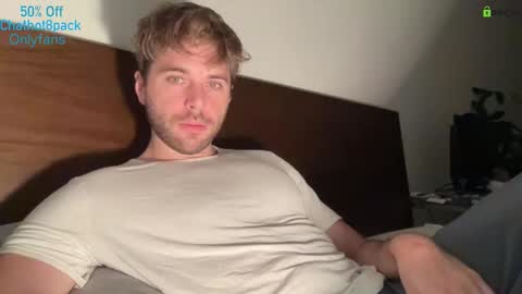 Snapshot of hot8pack01 chatting on November 2025 09:27:01 PM Edward aka Wolf online show from November 2025 09:27:01 PM