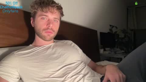 Snapshot of hot8pack01 chatting on December 2025 12:38:02 AM Edward aka Wolf online show from December 2025 12:38:02 AM