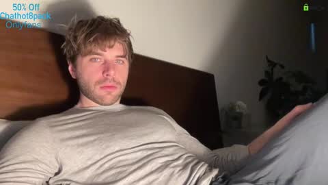 Snapshot of hot8pack01 chatting on January 2026 09:40:02 PM Edward aka Wolf online show from January 2026 09:40:02 PM