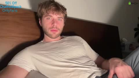 Snapshot of hot8pack01 chatting on January 2026 09:50:01 PM Edward aka Wolf online show from January 2026 09:50:01 PM