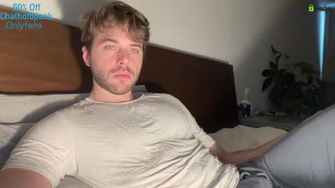 Snapshot of hot8pack01 chatting on February 2026 08:47:01 PM Edward aka Wolf online show from February 2026 08:47:01 PM