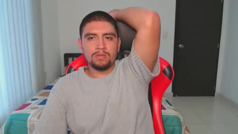 Snapshot of hot__husbands chatting on March 2025 09:22:01 PM hot__husbands online show from March 2025 09:22:01 PM