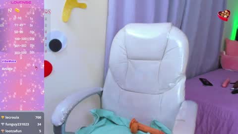 Snapshot of hot_beauty__ chatting on December 2024 07:29:02 AM VALENTINA online show from December 2024 07:29:02 AM