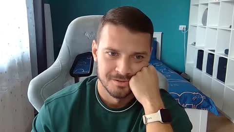 hot_cap_77 online show from October 2025 01:00:01 PM