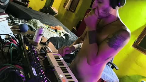 Hot Fellow online show from December 2024 01:02:02 AM