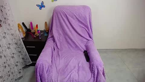 angie online show from February 2025 08:58:02 PM