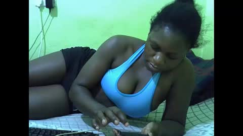 hot_girlly online show from November 2025 05:59:01 PM