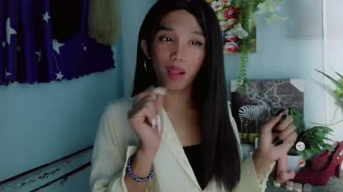 Snapshot of hot_khianna chatting on April 2026 04:01:01 PM Khianna online show from April 2026 04:01:01 PM