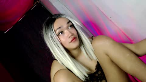 hot_moma69 online show from April 2026 04:52:01 PM