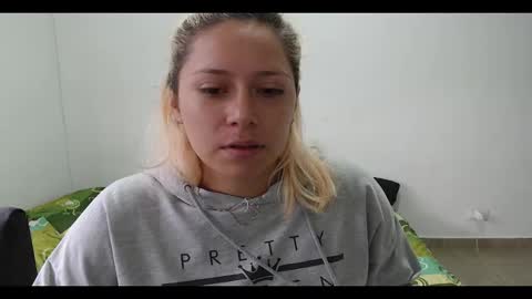 Mia online show from February 2025 01:05:01 PM