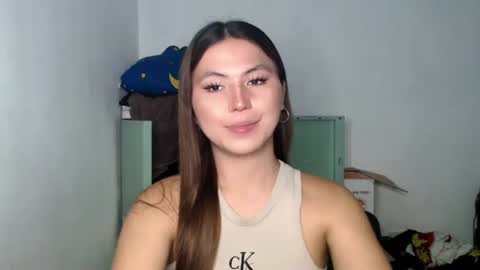 Snapshot of hot_precious_nikki chatting on April 2026 05:54:01 PM Nikki online show from April 2026 05:54:01 PM