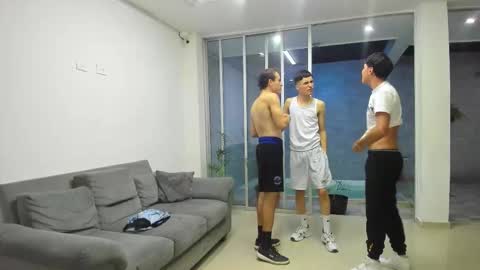 Vanesa Oliver and Andrew online show from November 2025 03:38:01 AM