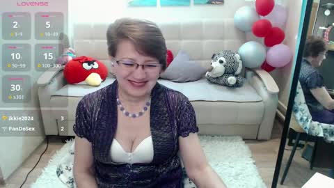 Sofia online show from April 2026 06:39:01 PM