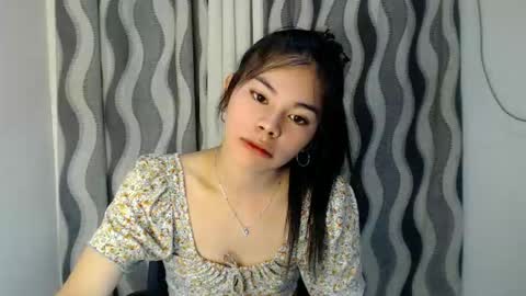 Yanna online show from May 2026 06:59:01 PM
