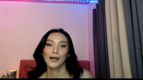 Snapshot of hotbunny_12 chatting on December 2024 03:19:01 PM Kylie online show from December 2024 03:19:01 PM