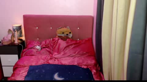 Snapshot of hotbunny_12 chatting on December 2024 09:47:02 PM Kylie online show from December 2024 09:47:02 PM