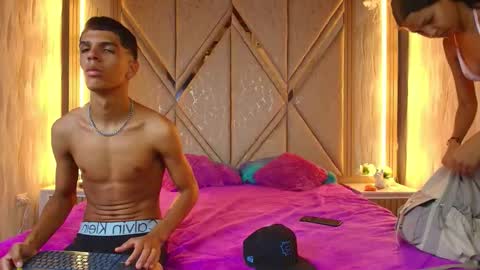 hotcouple_222 online show from November 2025 07:30:02 AM