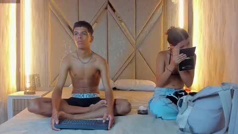 hotcouple_222 online show from November 2025 07:41:02 AM